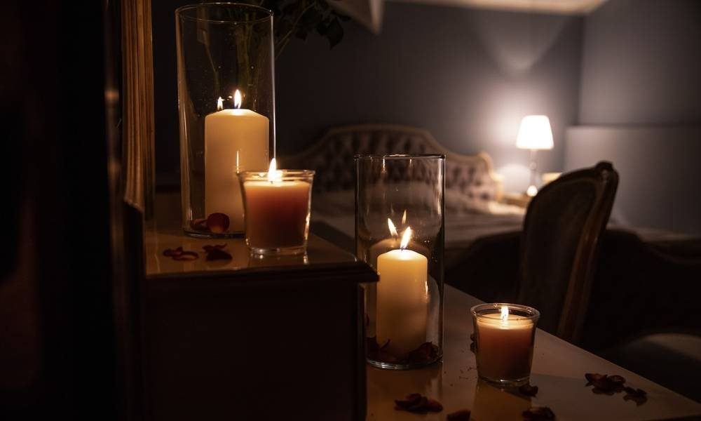 How to Decorate Bedroom for Romantic Night