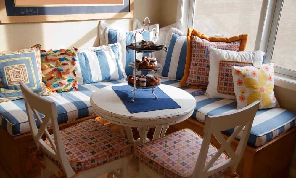 Bringing Hamptons Style Into Your Home With Hamptons Cushions