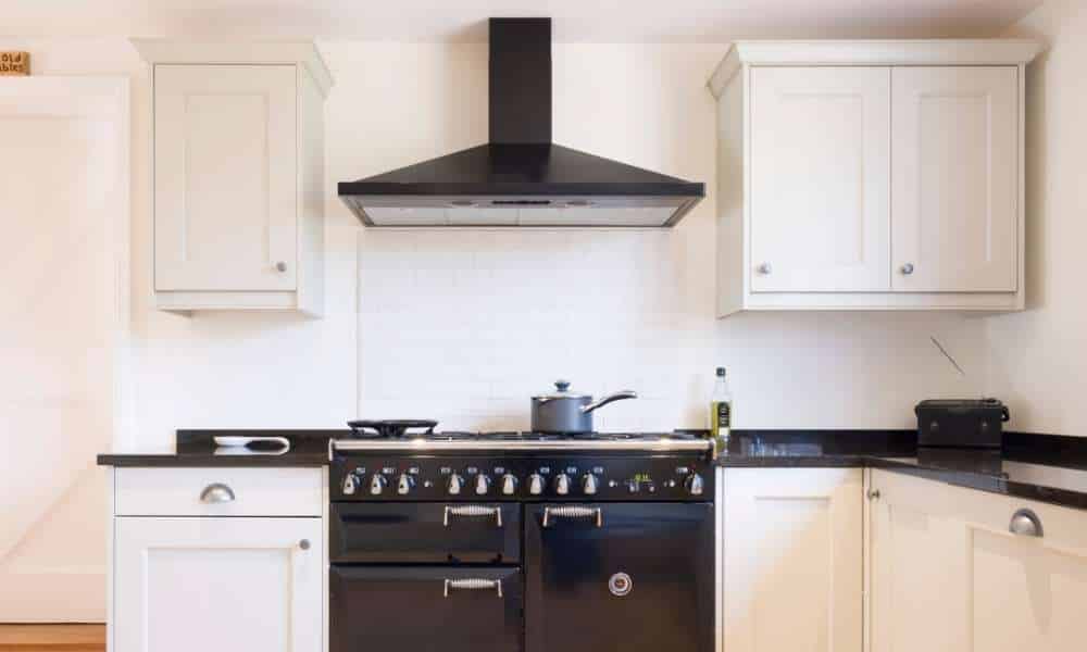 Why A Range Hood Is An Essential Kitchen Equipment